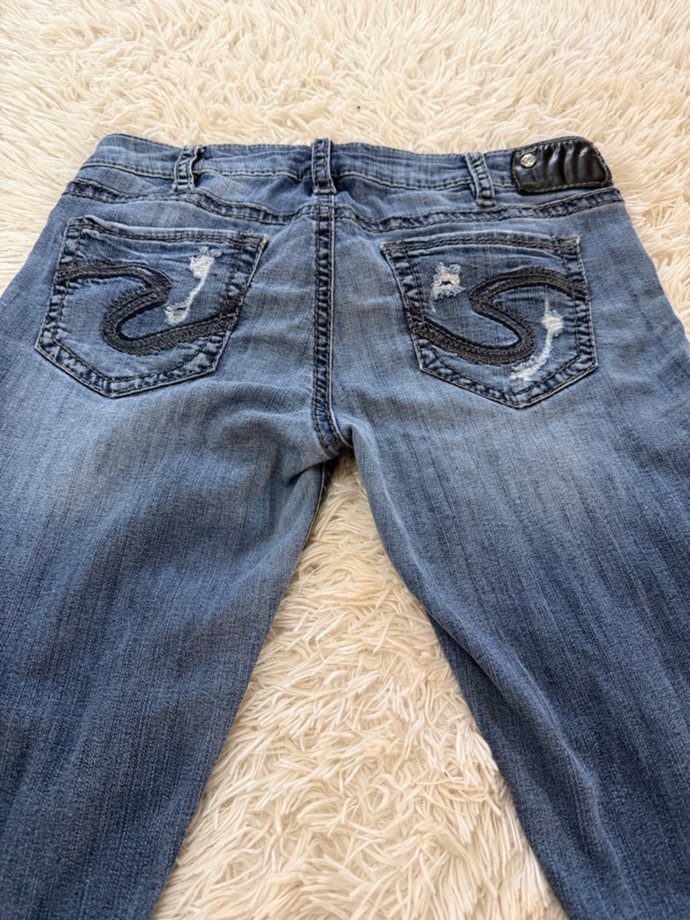 Silver Jeans Women’s Blue Boot Cut Jeans with Embroidered Back Pockets
